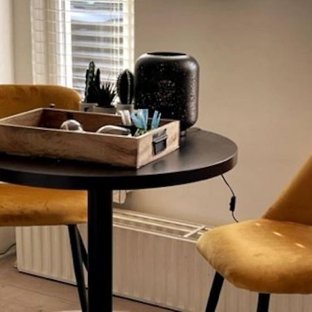 Gezellige Knusse Studio Met Bubbelbad Huizen Exteriör bild