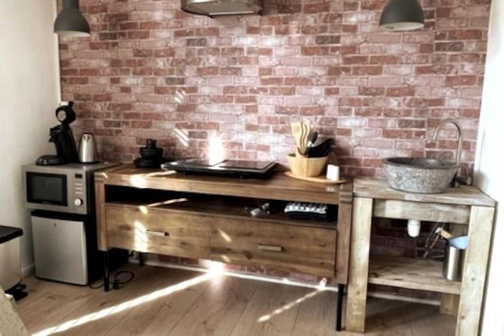 Gezellige Knusse Studio Met Bubbelbad Huizen Exteriör bild