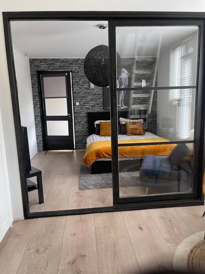 Gezellige Knusse Studio Met Bubbelbad Huizen Exteriör bild