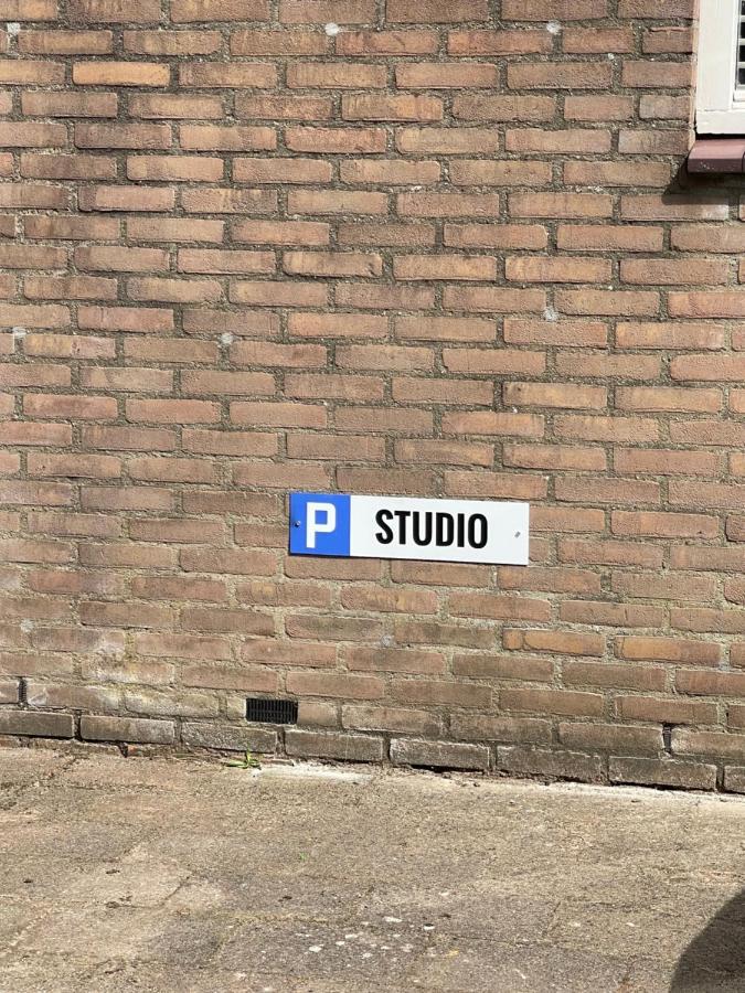 Gezellige Knusse Studio Met Bubbelbad Huizen Exteriör bild